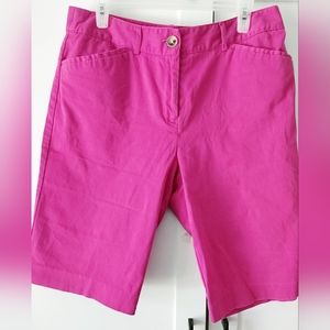 Now this is a hot color.. "Barbie color" this is short pants.. Size-10